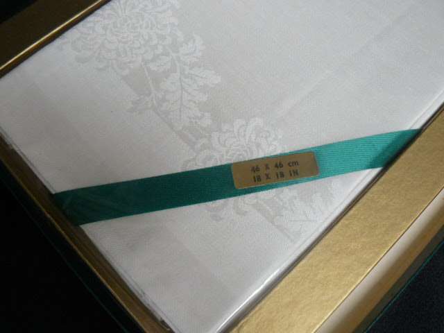 VINTAGE COTTON BOXED NAPKINS