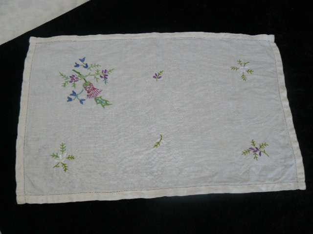 TRAY CLOTH VINTAGE COTTON EMBROIDERED VINTAGE