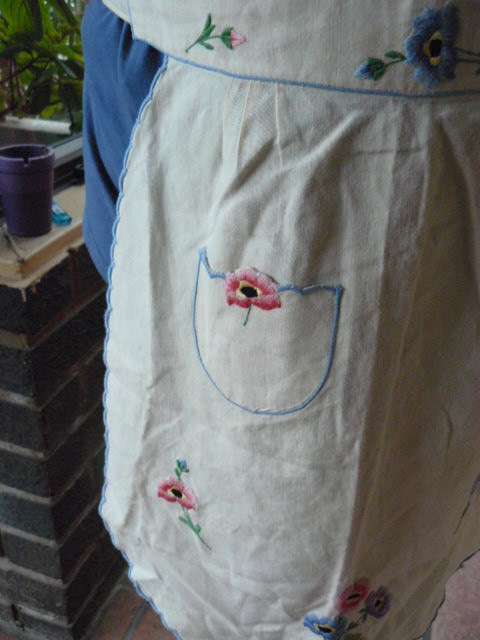 HAND EMBROYDERE APPRON INTAGE COTTON