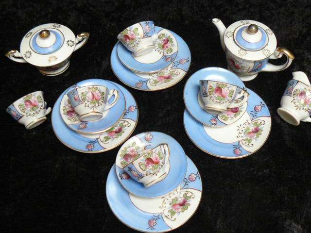 DOLL HOUSE PORCELAIN MINIATURES TEA SET STUNNING
