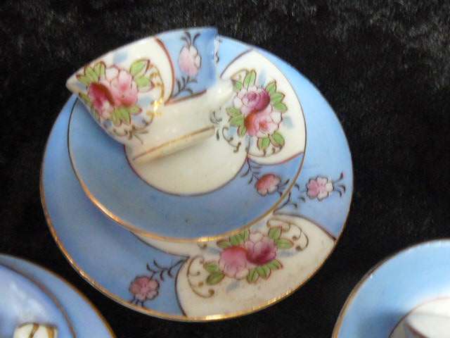 DOLL HOUSE PORCELAIN MINIATURES TEA SET STUNNING