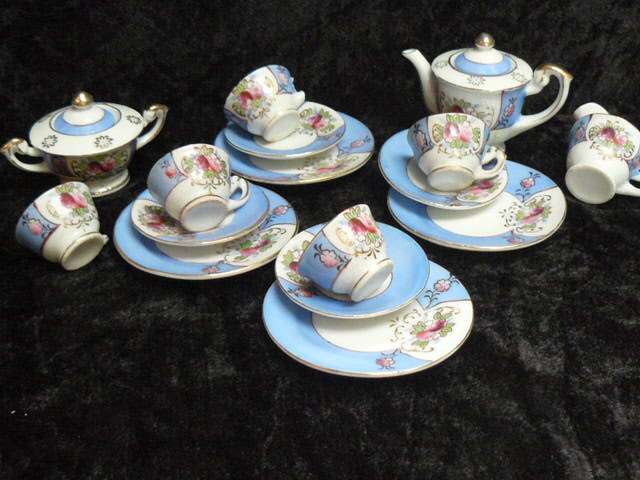 DOLL HOUSE PORCELAIN MINIATURES TEA SET STUNNING