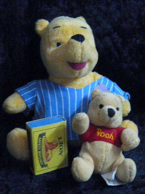 POOH BEAR X2 COLLECTABLE