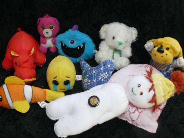 LOT OF SOFT TOYS