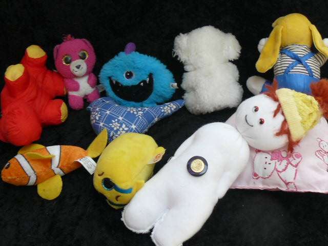 LOT OF SOFT TOYS