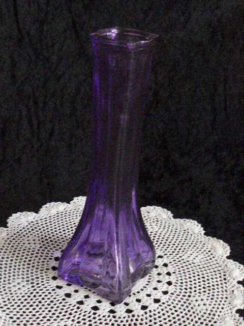 STUNNING VASE PURPLE