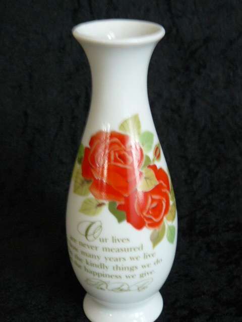 PRETTY MARKED COLLECTABLE GLASS VASE