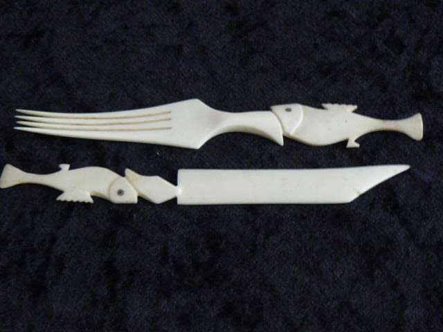 BONE CARVED KNIFE AND FORK