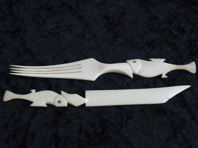 BONE CARVED KNIFE AND FORK