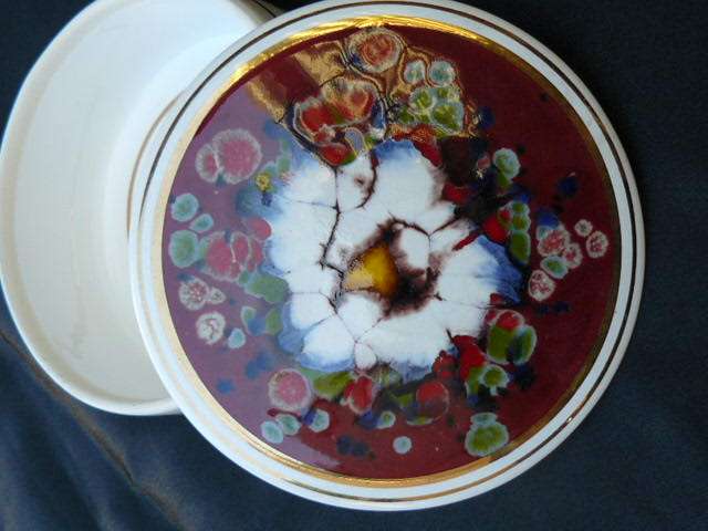 STUNNING  HAND PAINTED PORCELAIN, GLAZED TRINKET BOX