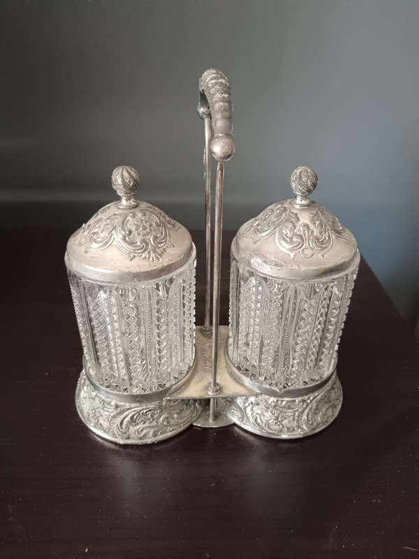 Victorian Pickle Castors