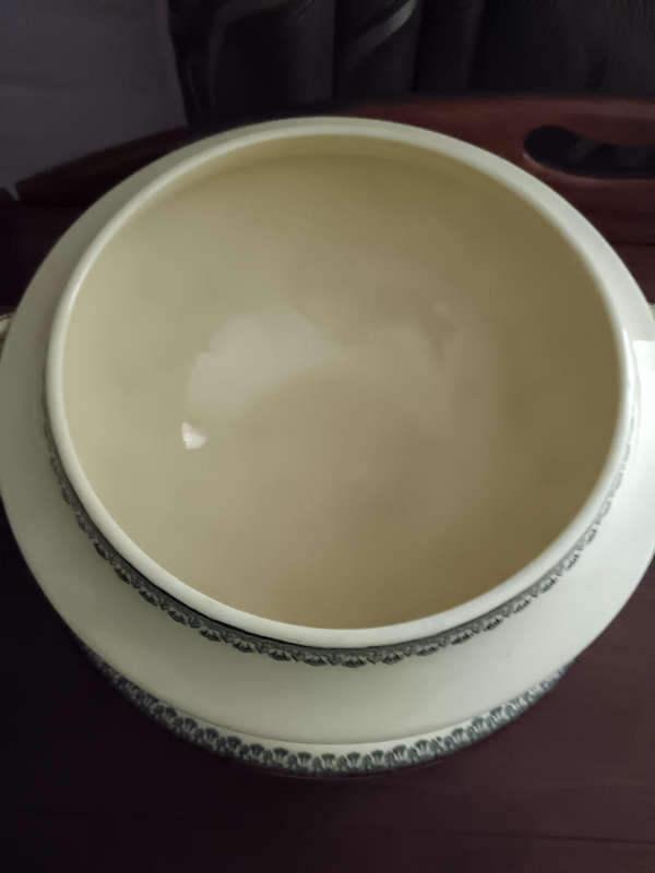 Spode Royal Jasmin Soup Taureen with Underplate