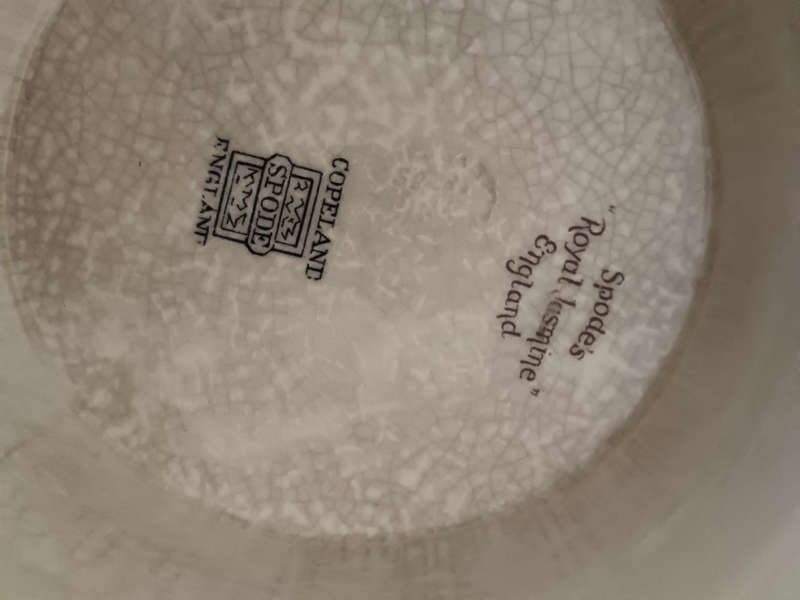 Spode Royal Jasmin Soup Taureen with Underplate