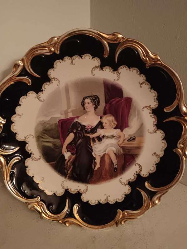 Cica Bavaria Charger Plate Mother & Child