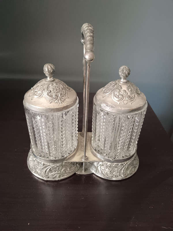 Victorian Pickle Castors