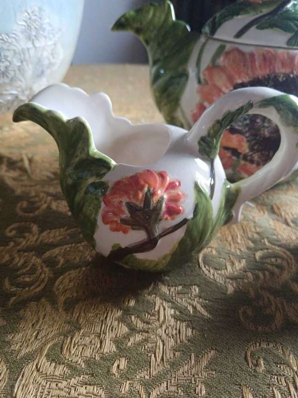 Sunflower Embossed Teaset