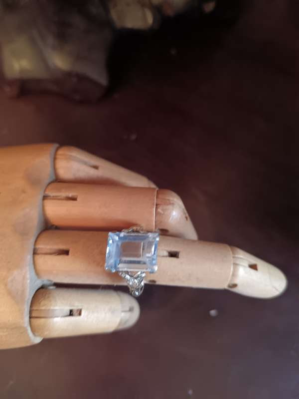 Antique 9ct Gold and white Gold Ring with Blue Stone