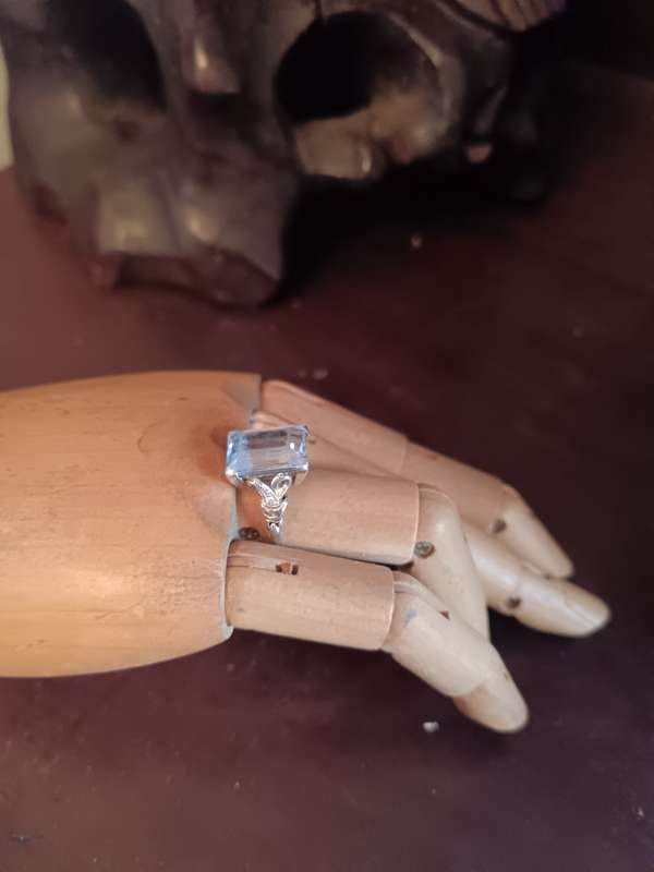 Antique 9ct Gold and white Gold Ring with Blue Stone