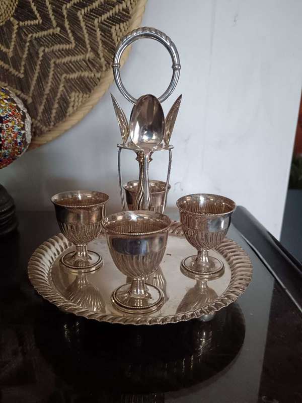 Silver Plated 4 X Egg Cup Set with Matching Teaspoons