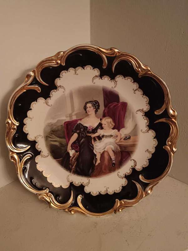 Cica Bavaria Charger Plate Mother & Child
