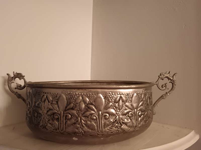 Chinese Metal oval Jardinier