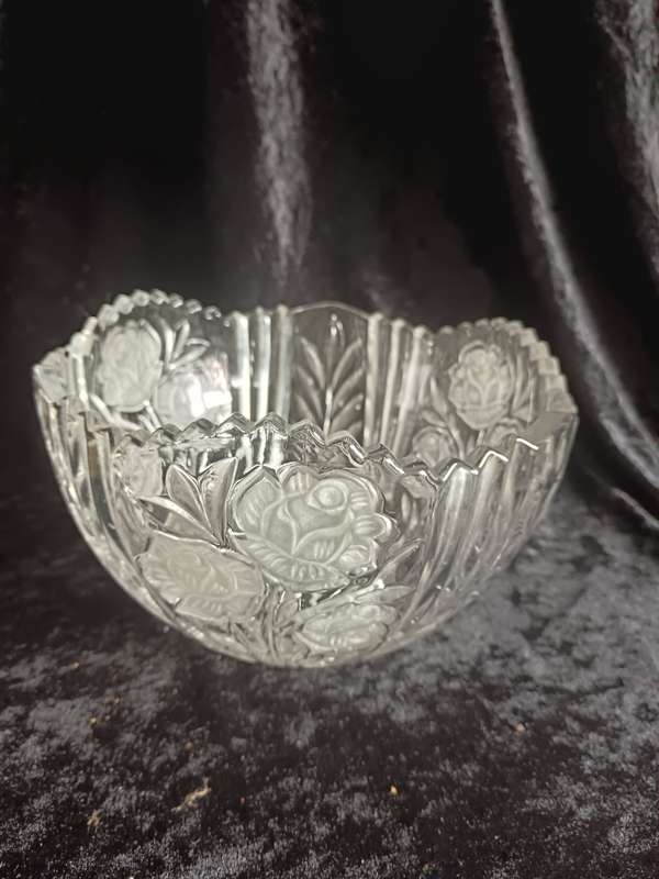 Crystal Bowl Anna Hutte Hand Cut Lead Crystal Frosted Rose Bowl