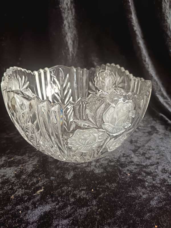 Crystal Bowl Anna Hutte Hand Cut Lead Crystal Frosted Rose Bowl