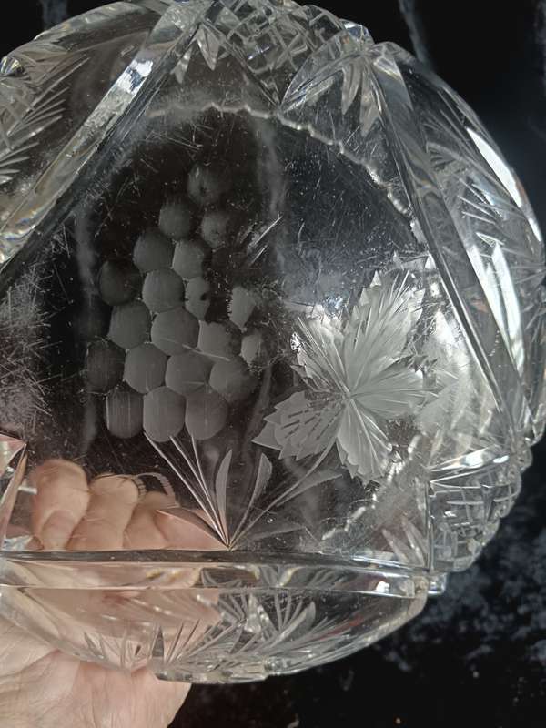 Vintage American Cut Crystal Bowl with Spinwheel Angrave