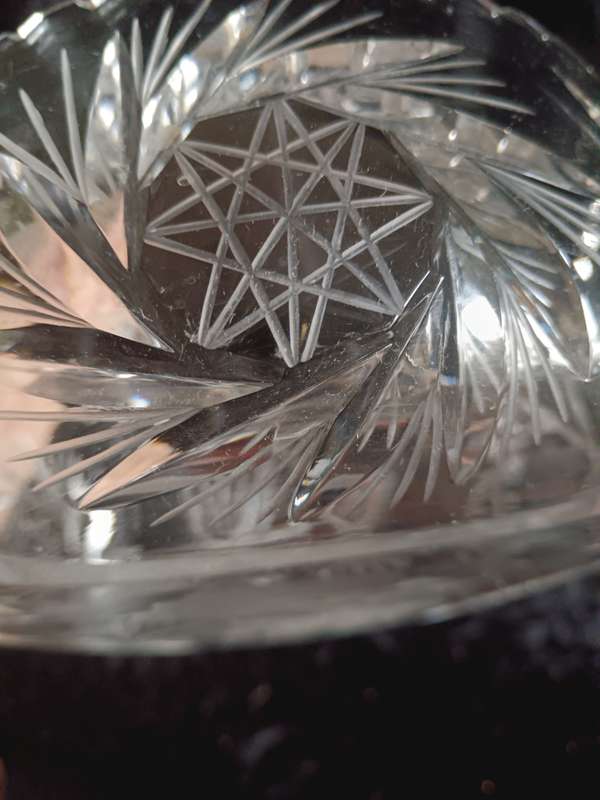Vintage American Cut Crystal Bowl with Spinwheel Angrave