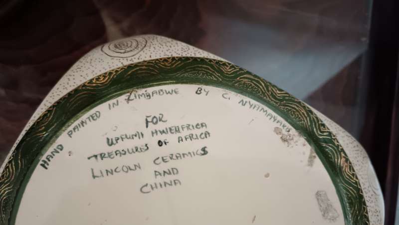 Treasures For Africa Lincoln Ceramics Zimbabwe  Lidded Decorated Bowl