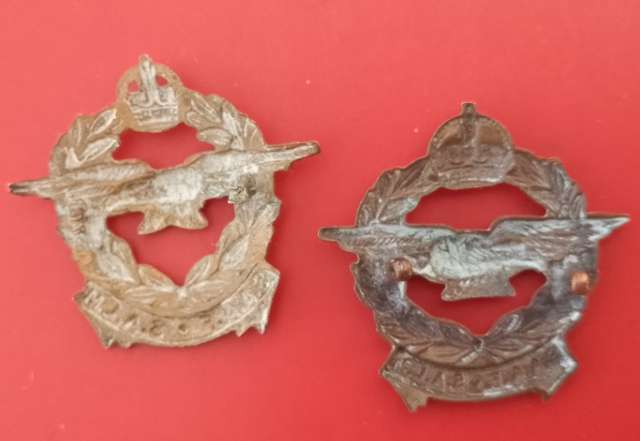 WWII SOUTH AFRICAN  X2 AIRFORCE CAP BADGES
