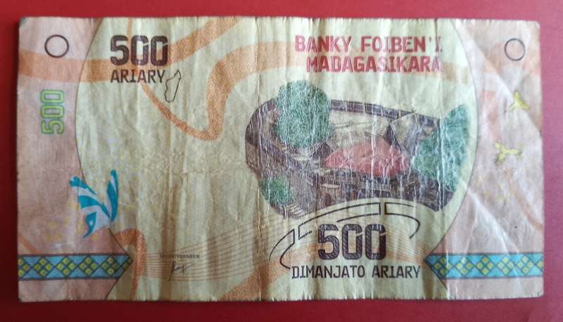 MADAGASCAR 500 ARIARY BANK NOTE -SEE SCANS