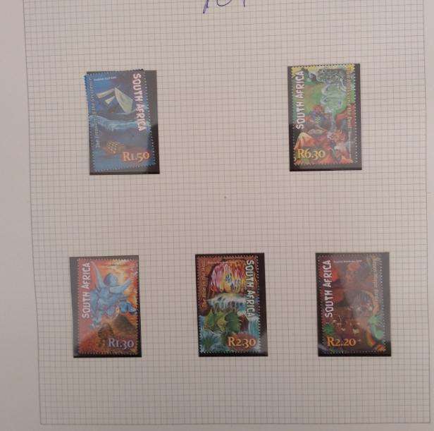 MODERN RSA ABUM FROM 2001-2005 MNH MINI& SHEETLETS AND SETS OF STAMPS CAT VAUE R3400