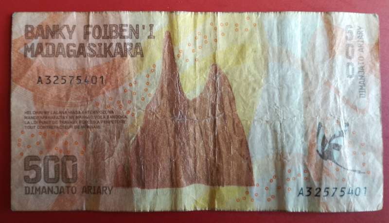 MADAGASCAR 500 ARIARY BANK NOTE -SEE SCANS