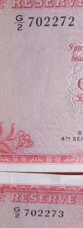 RHODESIA 1 POUND BANK NOTE X2 CONSECUTIVE NUMBERS VF VERY SCARCE SEPTEMBER 1964