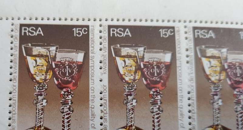 RSA- SACC 415 - MINT PROVING BLOCK OF 10 Wine - Missing "Die" VARIETY IS ROW 1 SECOND STAMP