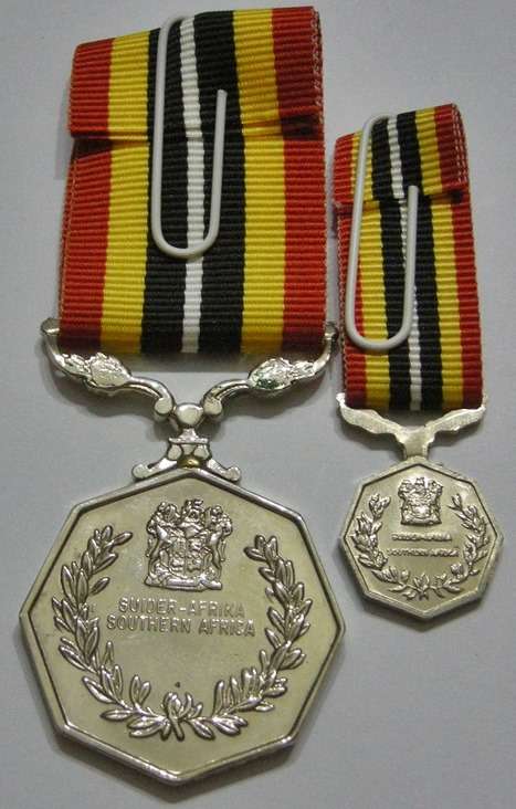 Full Size Southern Africa Medal Double Face Susp Tall Grass Poor Detail Number on Rim w/ Miniature