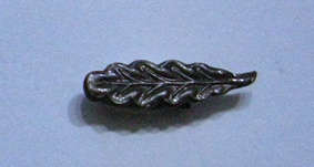 Miniature WWII Mention in Despatches Emblem w/ Blade Type Pins