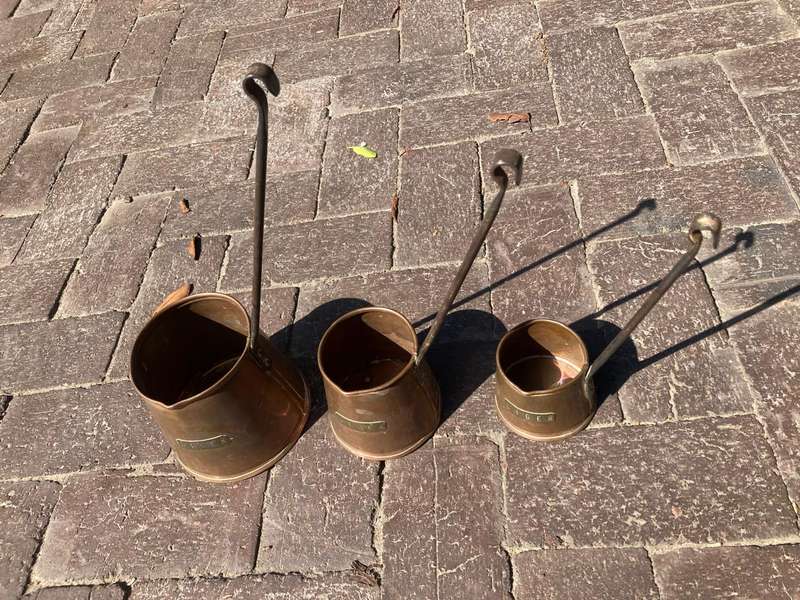 Set of 3 Brass Measuring Cups ( 12 , 10 , 7 cm )