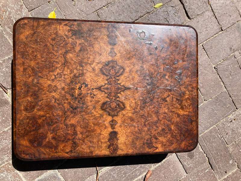 Beautiful Victorian Burr Walnut Tabletop Card Table circa 1880 ( 81/41x 56 x 14 cm)