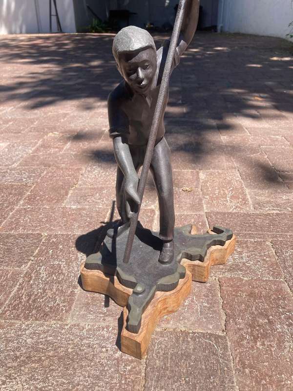 Bronze Sculpture of Flag Planting Man ( 35 cm )