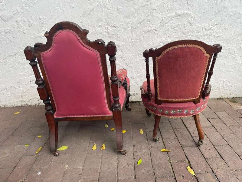 Beautiful pair of Victorian Rosewood His and Hers Chairs.