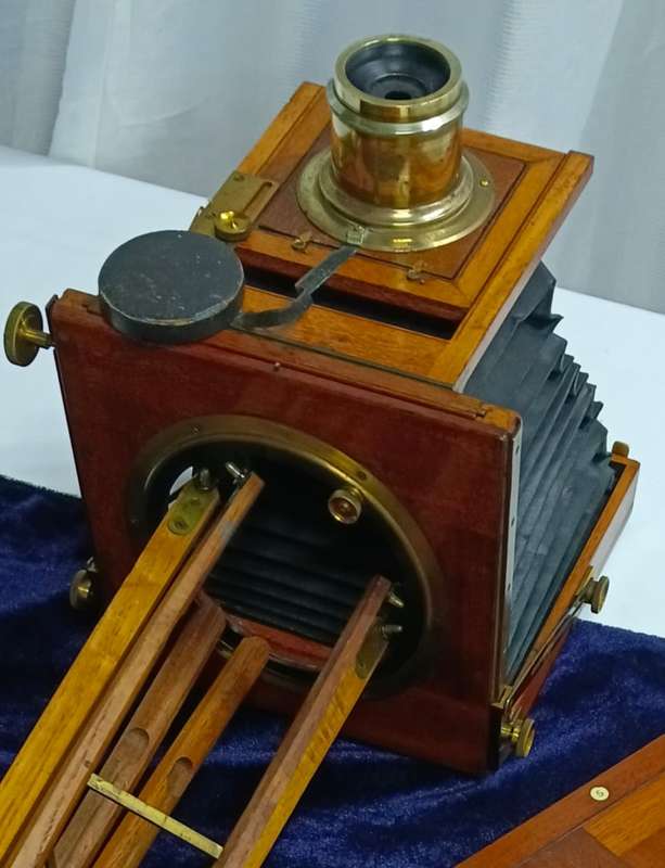 Antique Wood and Brass Victo Tripod Camera 1898.