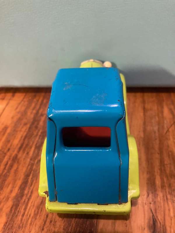 Japanese Tinplate Friction Car ( 16 x 9 x 6 cm )