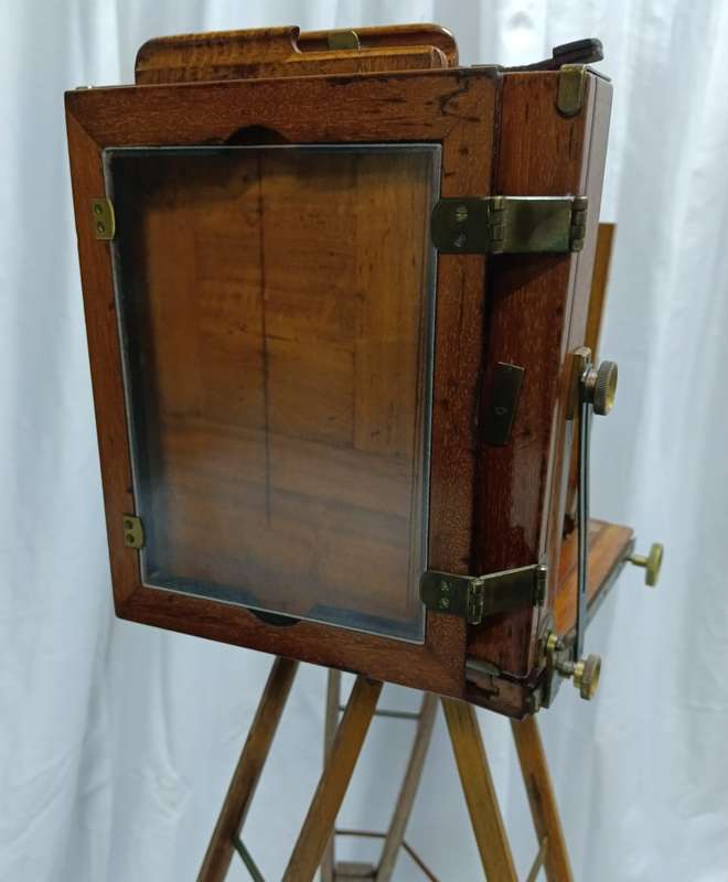 Antique Wood and Brass Victo Tripod Camera 1898.