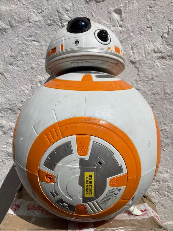 Star Wars Robot ( 42 x 30 x 30cm )