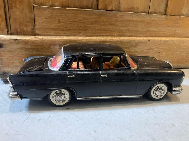 Japanes Tinplate Mercedes Benz ( 30 cm )