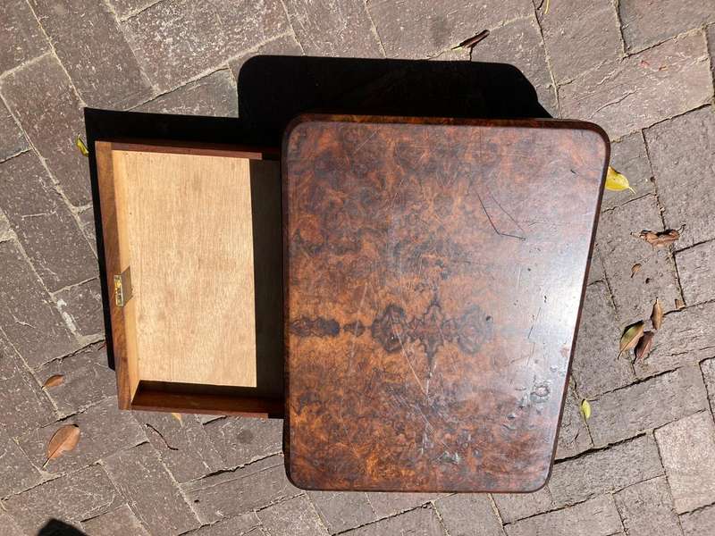 Beautiful Victorian Burr Walnut Tabletop Card Table circa 1880 ( 81/41x 56 x 14 cm)