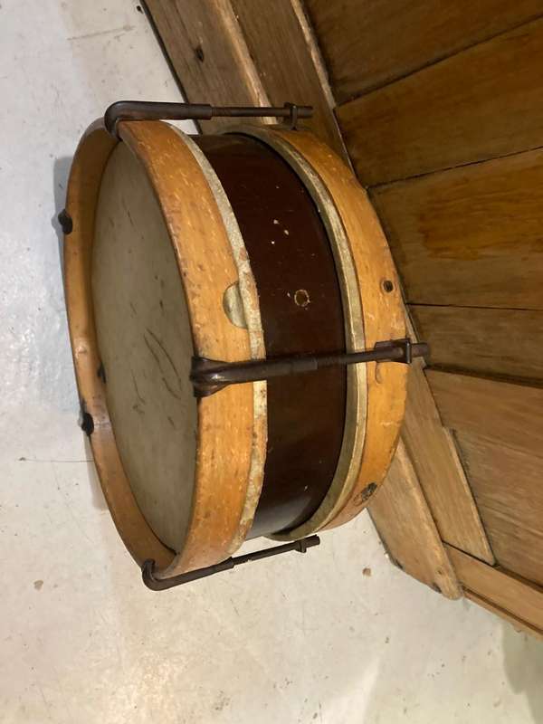 British Viceroy Small Drum circa 1920 ( 16 cm high , 26 cm diameter)