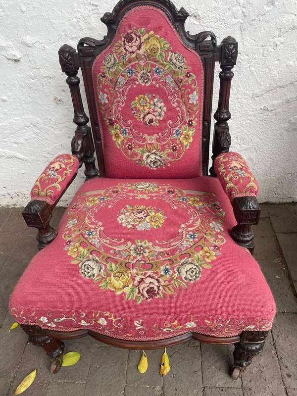 Beautiful pair of Victorian Rosewood His and Hers Chairs.